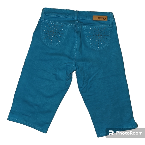 Booty lifting capris - Picture 2 of 2